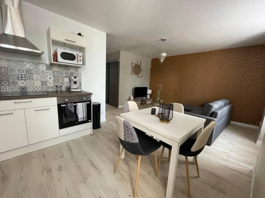 T2 Refait A Neuf Sur Le Theme Oriental Apartment Rodez Ngoại thất bức ảnh